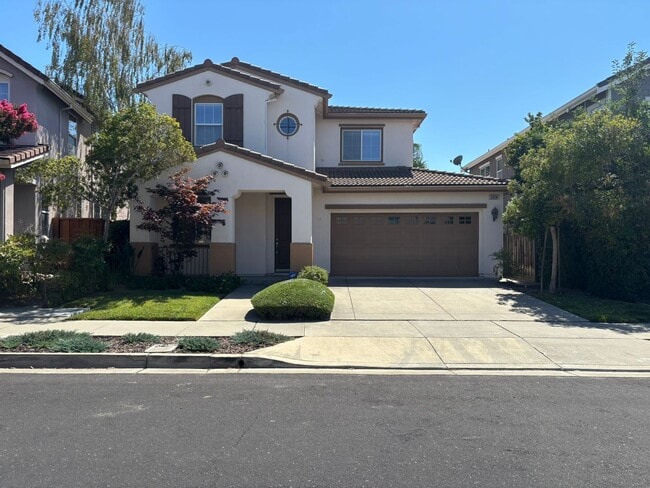 Building Photo - Spacious 4 bed/3 bath home in San Ramon