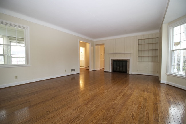 Photo - 3139 Cheltenham Rd