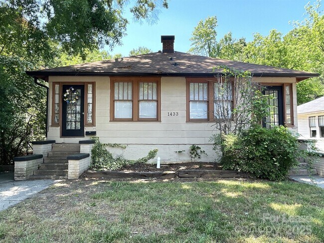 Building Photo - 1433 Pecan Ave Unit C Rental