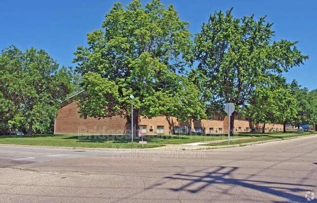 Building Photo - 85 N Gebhart Church Rd