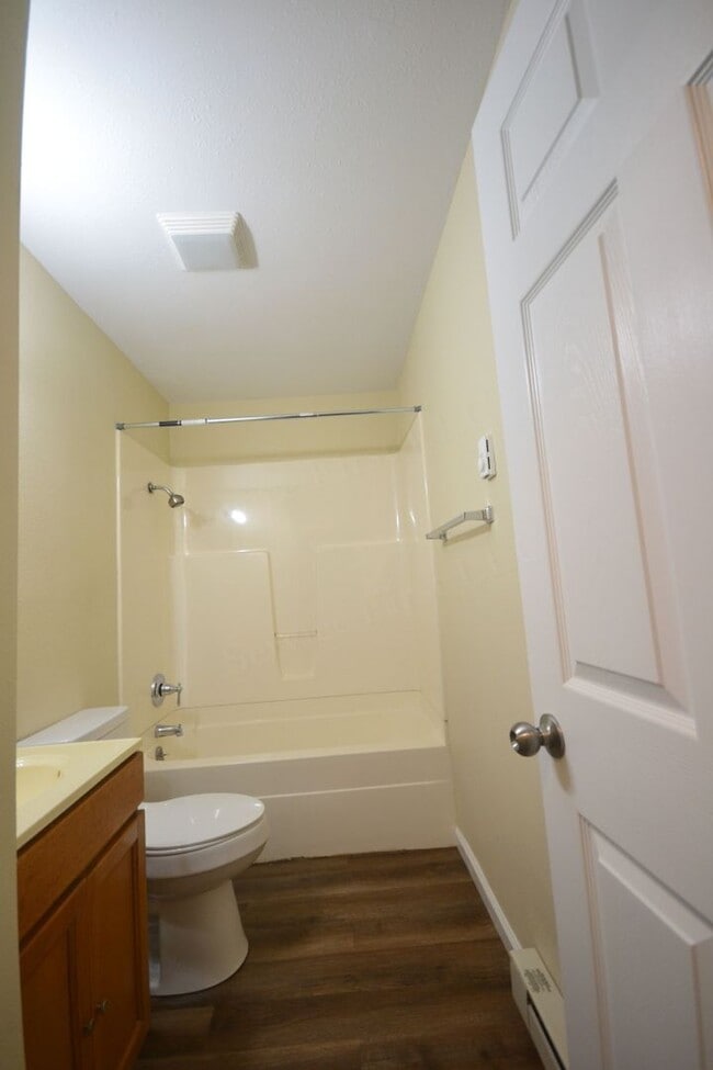 Photo - Warsaw Apartments Unit 01