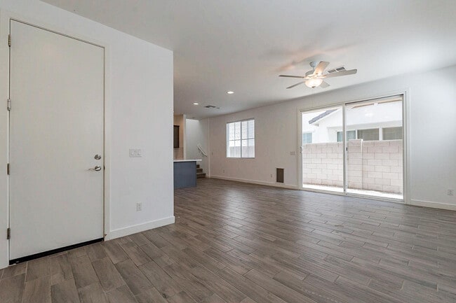 Building Photo - 5538 S Dillon