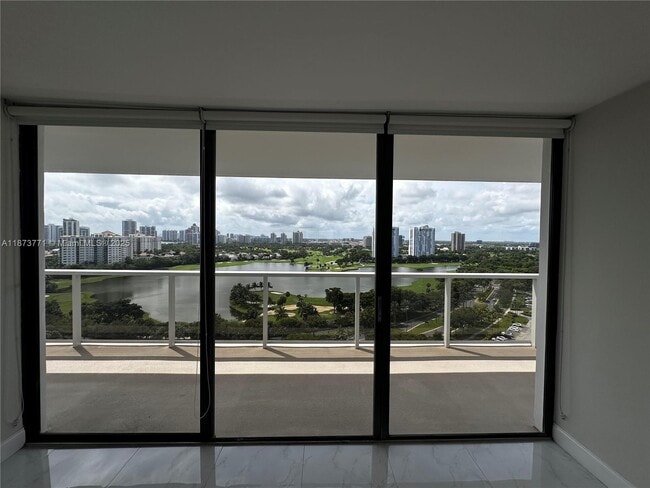 Photo - 3731 N Country Club Dr Unidad 1926