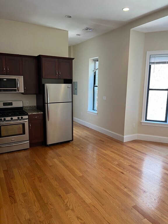 Photo - 639 Tremont St Unidad 1