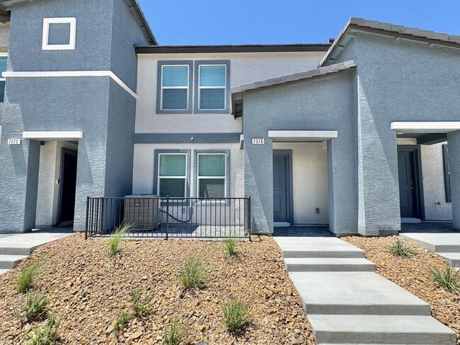 *NEW BUILD* BEAUTIFUL 2-STORY 3 BEDROOM, 2... - *NEW BUILD* BEAUTIFUL 2-STORY 3 BEDROOM, 2... Casa