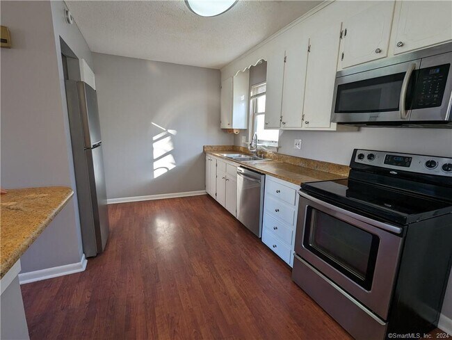 Photo - 56 Elm St Unit 28