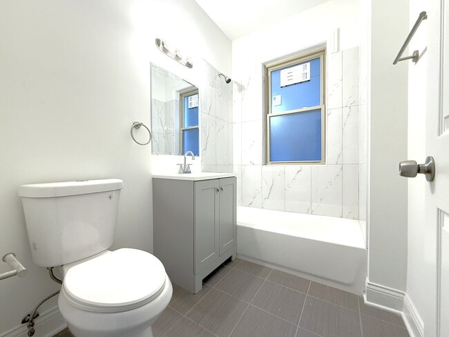 Photo - 2905 N Bartlett Ave