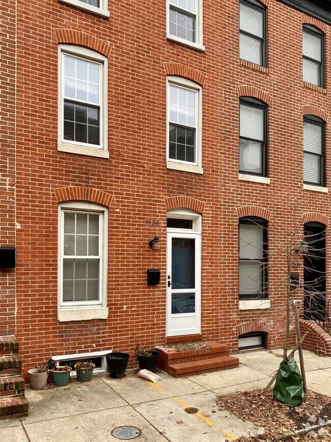 Building Photo - Charming 3 Bedroom Townhome ~ Federal Hill...