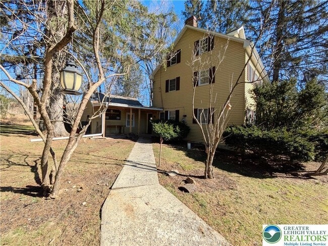 Photo - 3470 Rhododendron Dr