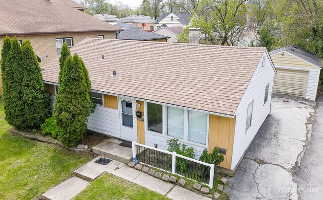 Photo - 394 W 15th St