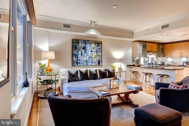 Building Photo - 801 Key Hwy Unit 122