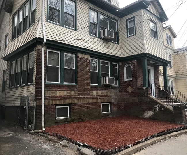Photo - 272-274-274 Wainwright St Unit 3