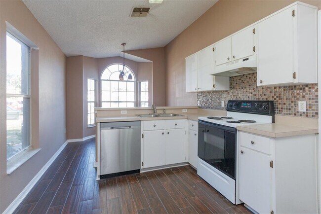 Photo - Single Family Home Like New