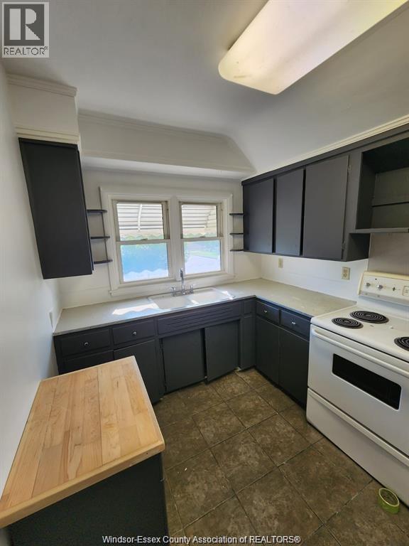 Photo - 306 Foch Ave