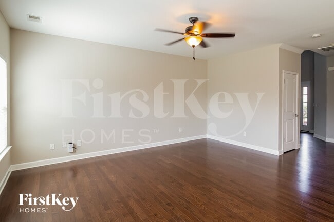 Photo - 3037 Adventure Way