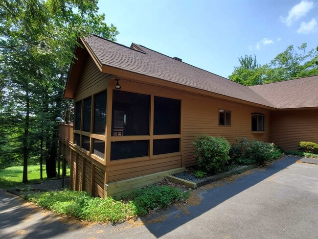 Photo - 30 Dorset Ln