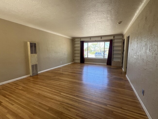 Photo - 4700 Burton Ave SE