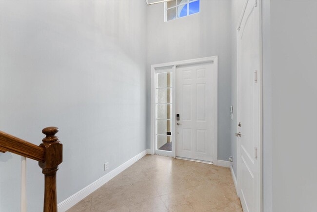 Photo - 604 NE Francesca Ln