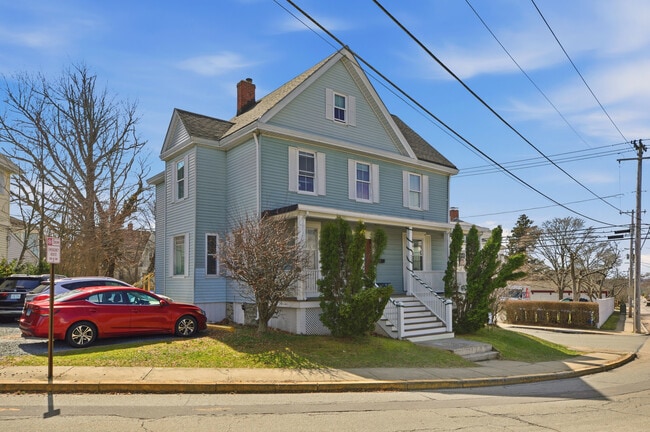 Building Photo - 22 Summer St