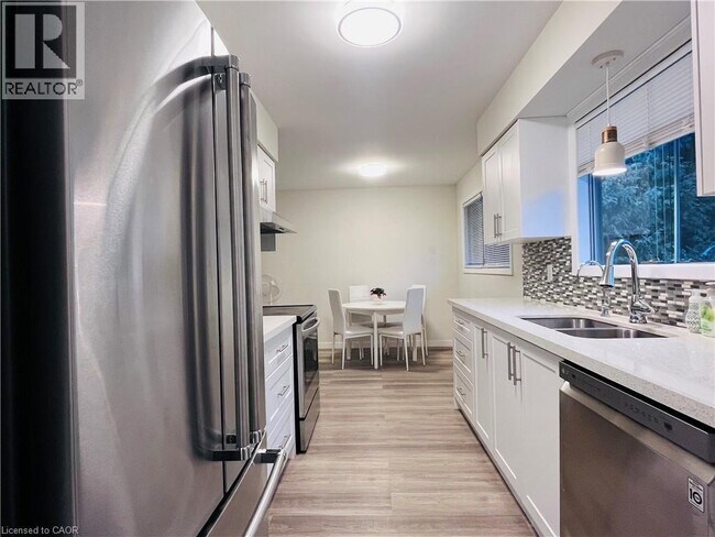 Photo - 243 Appleby Line