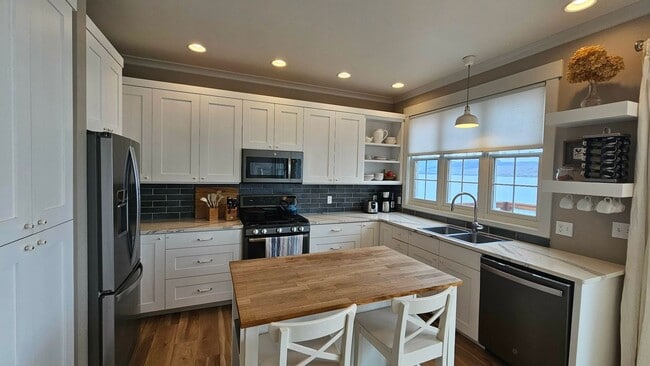 Photo - Fully Furnished House plus Mother-in-law suite - Lake Views & Access - Winter Rental Only