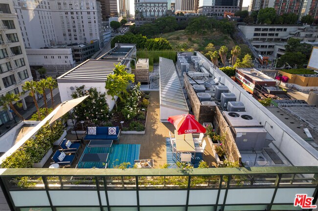 353 S Broadway Unidad Penthouse