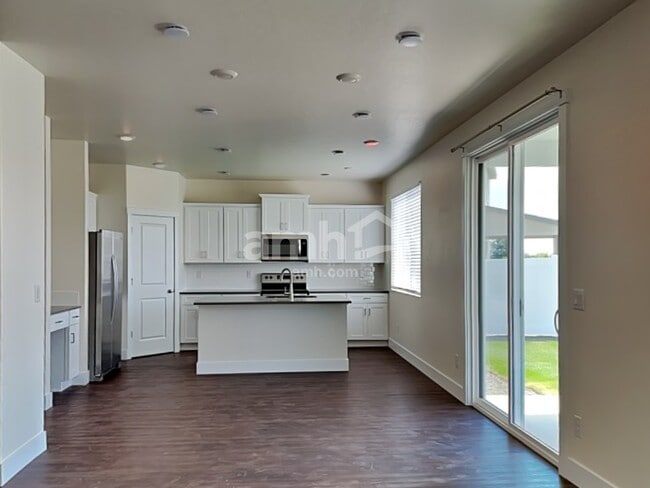 Photo - 1443 W Afton St