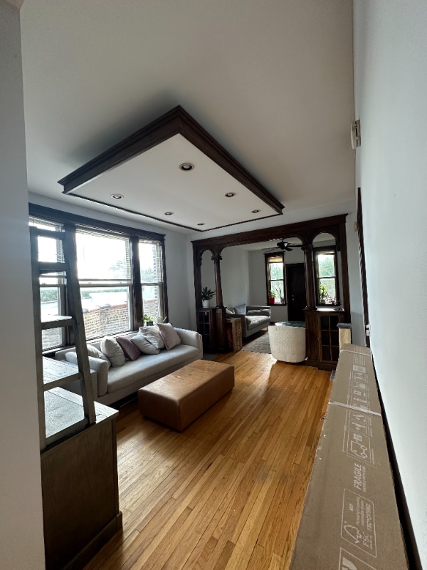 Building Photo - 951 N Oakley Blvd Rental