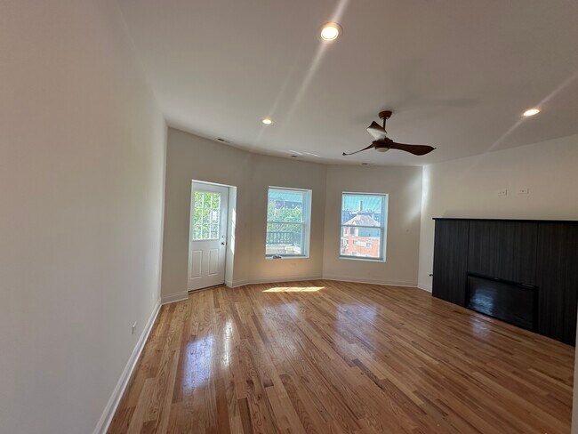 Photo - 5678 W Washington Blvd Unit #3