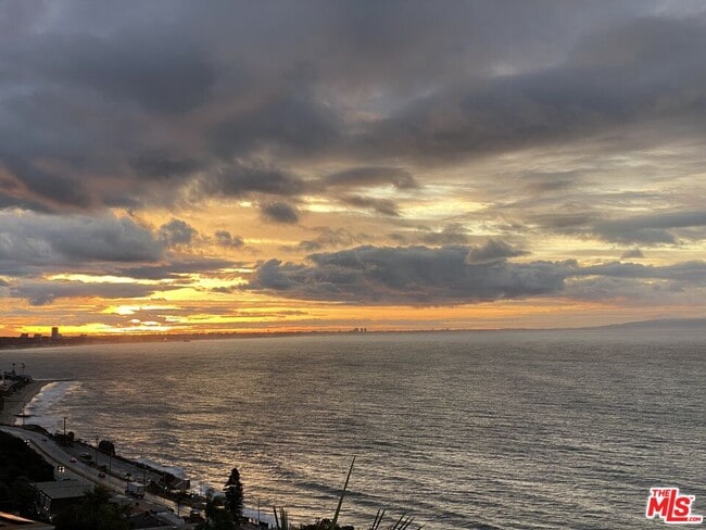 Photo - 18139 Coastline Dr Unit 4