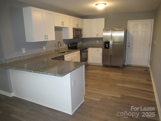 Photo - 143 Glen-Gar Dr