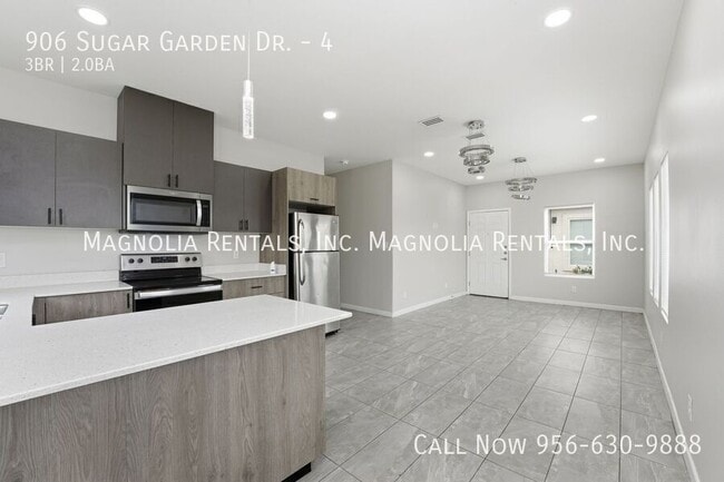 Photo - 906 Sugar Gdn Dr Unit 4