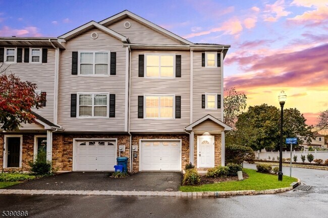 8 Alfred Ave