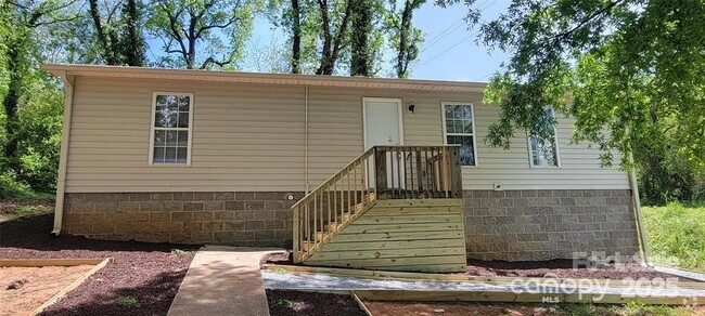 Building Photo - 351 Haigler St Rental