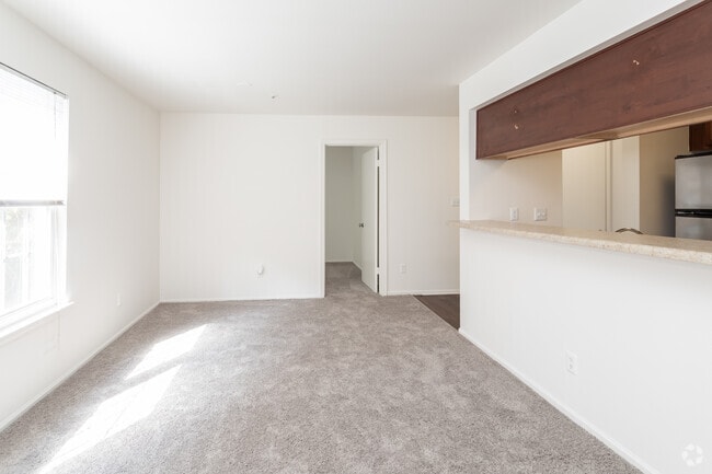 1BR, 1BA With Den - Fairfax - The Village at Elkridge