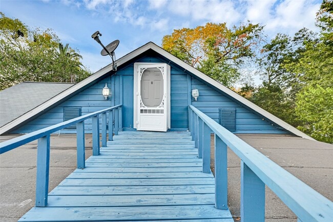 Photo - 310 N Rock Island St Unit 4