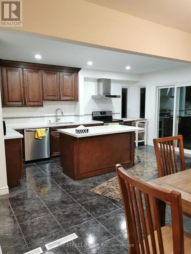 Photo - 138 Rosedale Heights Dr