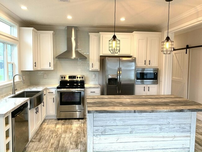 Building Photo - 425 Union St