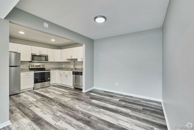 Photo - 1024 North Rd Unit 608
