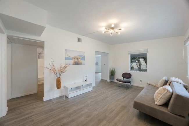 Photo - 5481 47th Ave N