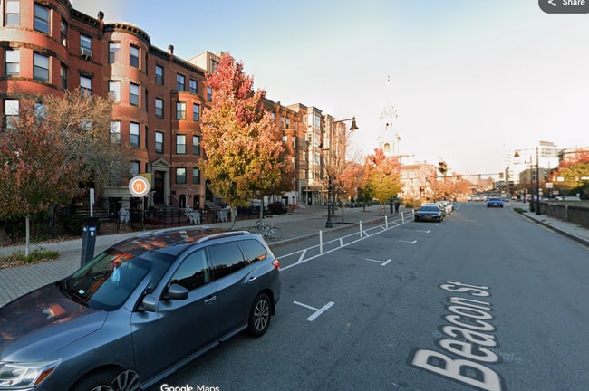 Building Photo - 918 Beacon St Unit 3