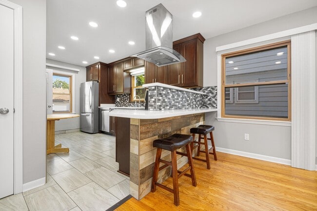 Photo - 5348 N Lydell Ave