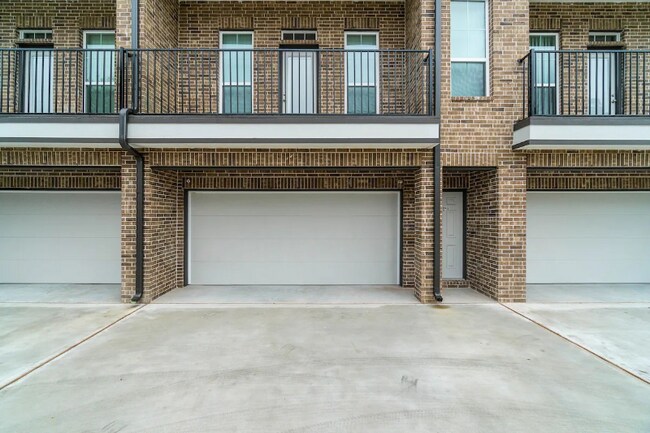 Photo - 21944 Rayford Rd Townhome