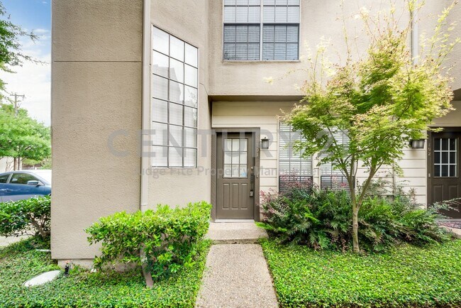 Building Photo - MOVE-IN SPECIAL! $500.00 OFF YOUR 2ND FULL MONTH'S RENT! Charming 2-Story 2/1.5 Condo in Dallas! Unit 101