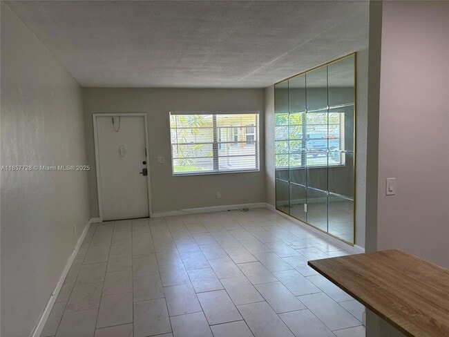 Photo - 1301 N 12th Ct Unidad 5A