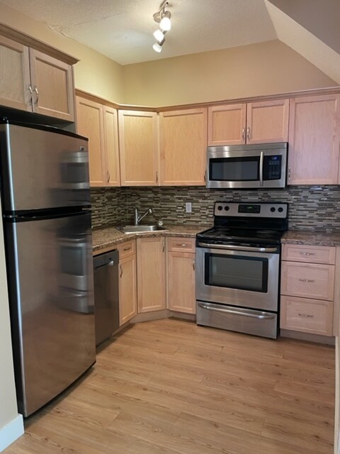 Photo - 2725 15th Av