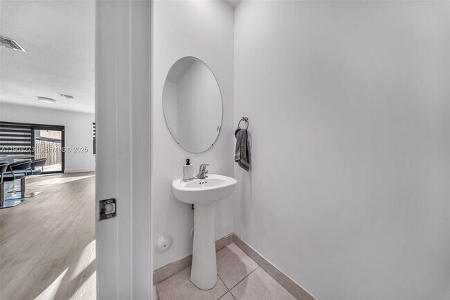 Photo - 24985 SW 107th Ct