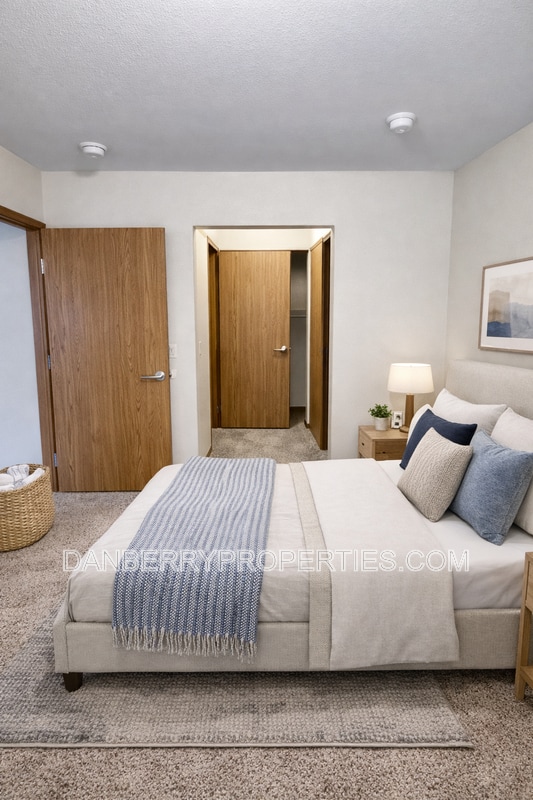 Photo - 1728 W Market St