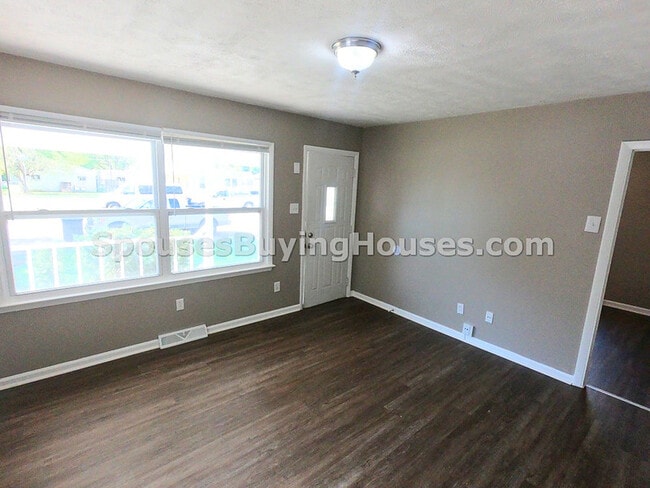 Photo - 2517 S McClure St