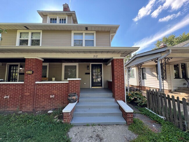 712 Dequincy St